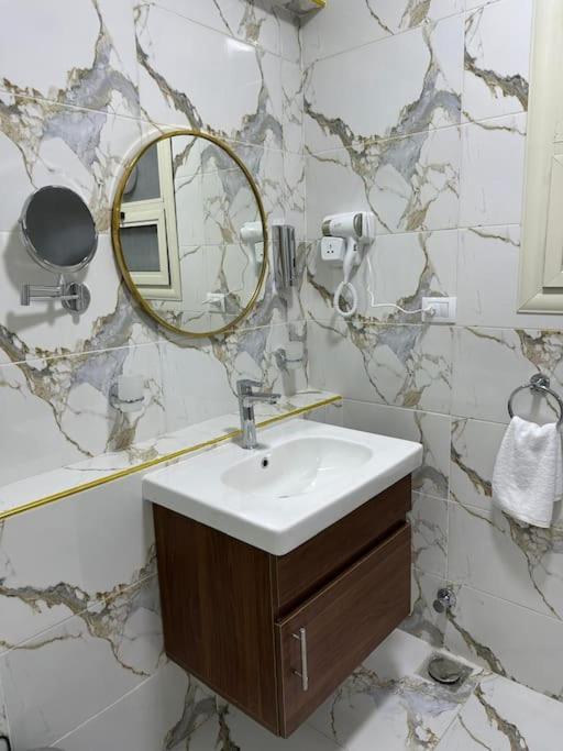 Skyline Luxury 5 Mins From Airport