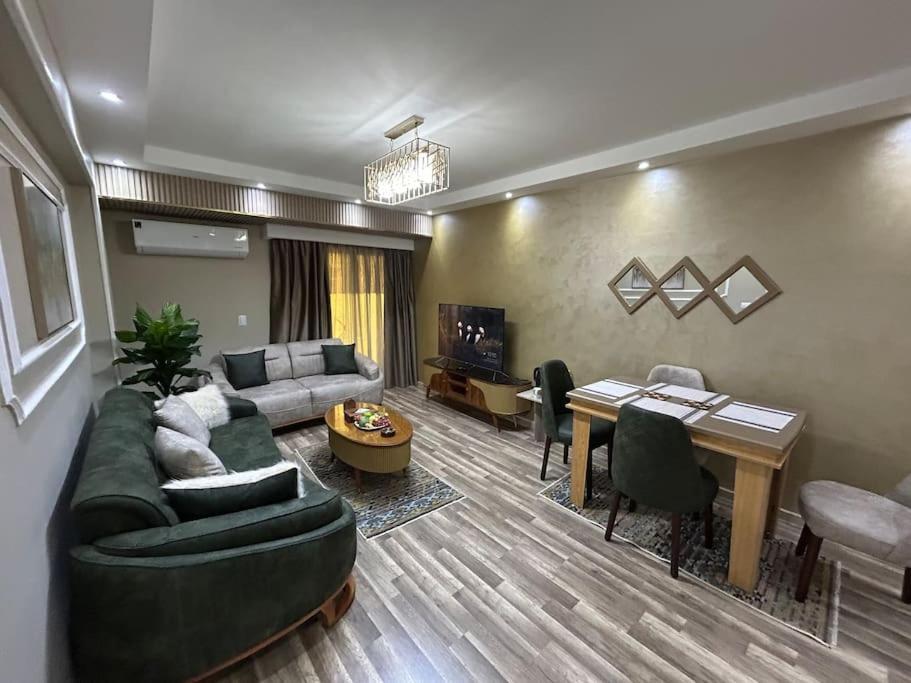 Skyline Luxury 5 Mins From Airport * Caïro