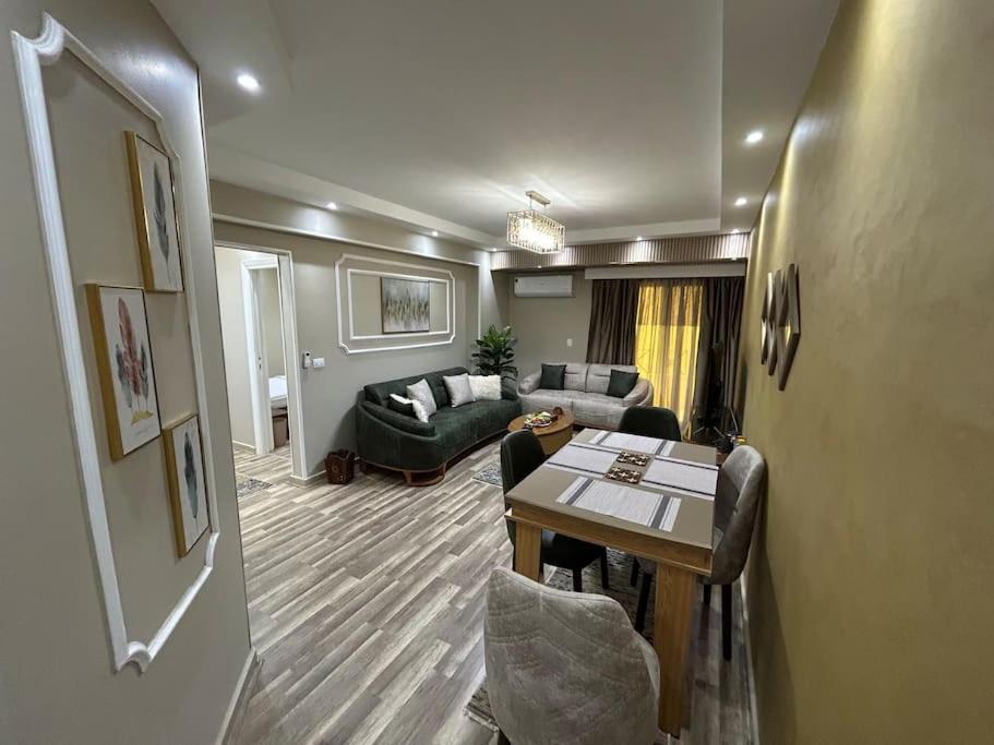 Skyline Luxury 5 Mins From Airport * Cairo