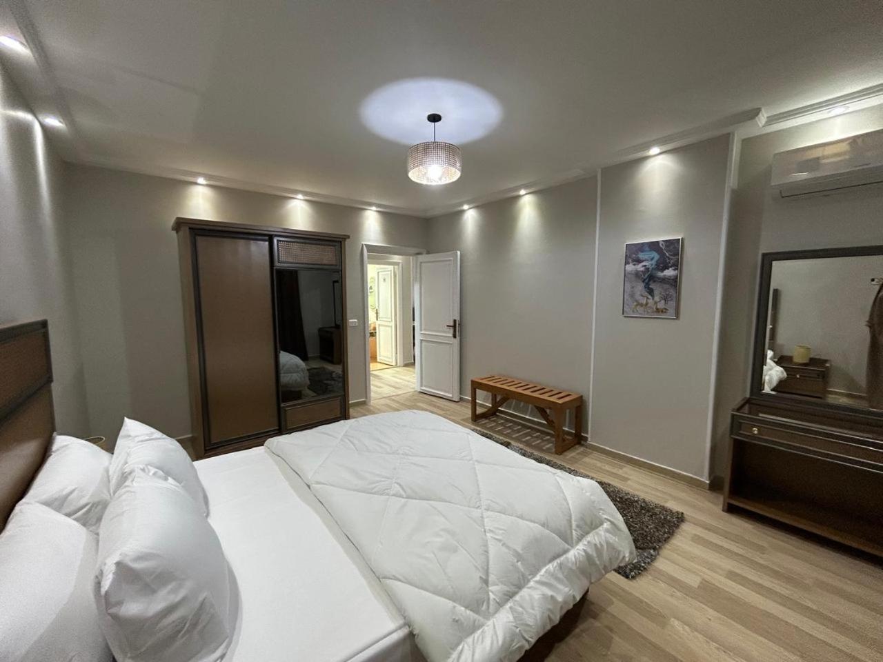 Skyline Luxury 5 Mins From Airport Appartement Le Caire