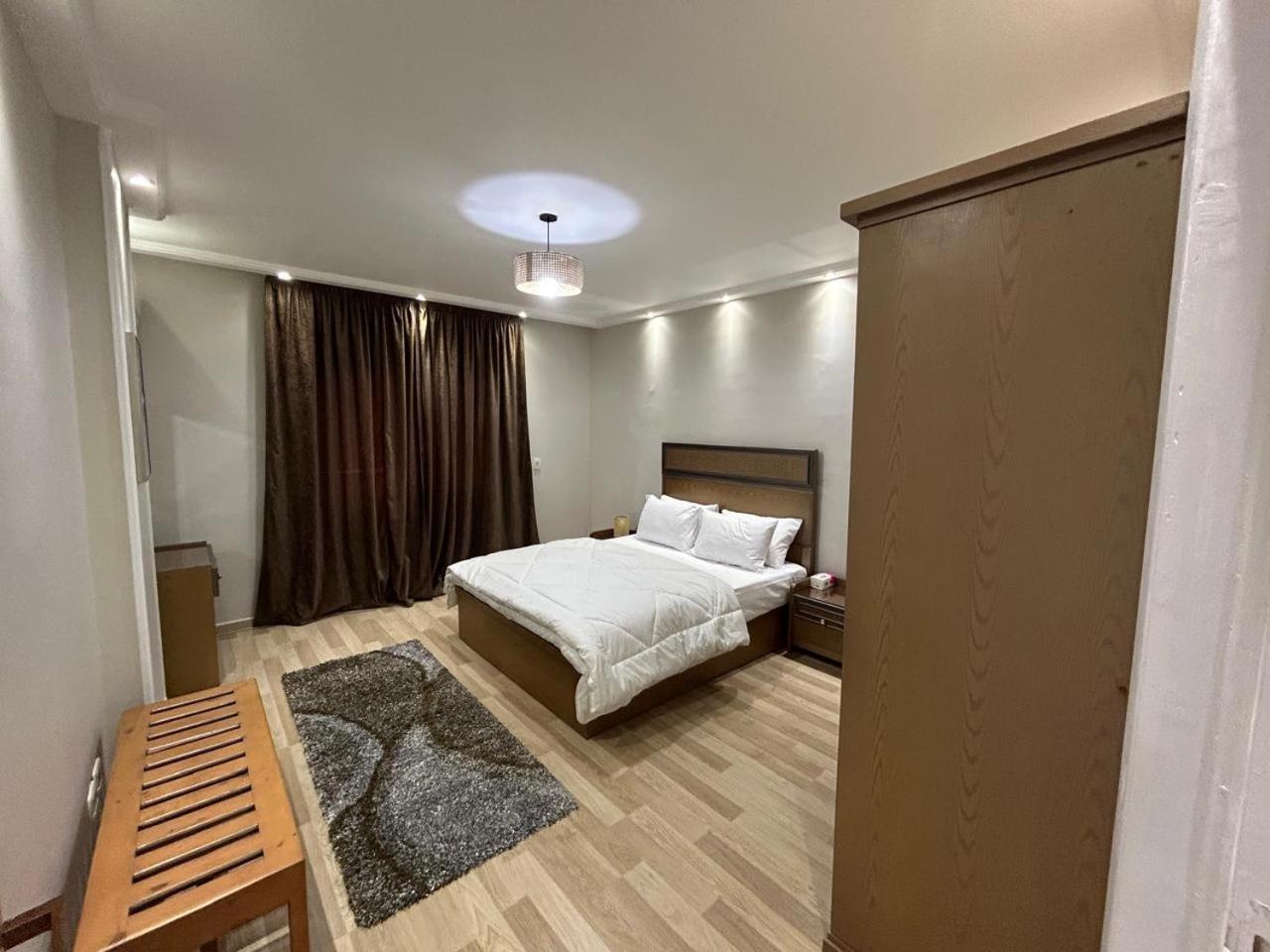 Skyline Luxury 5 Mins From Airport