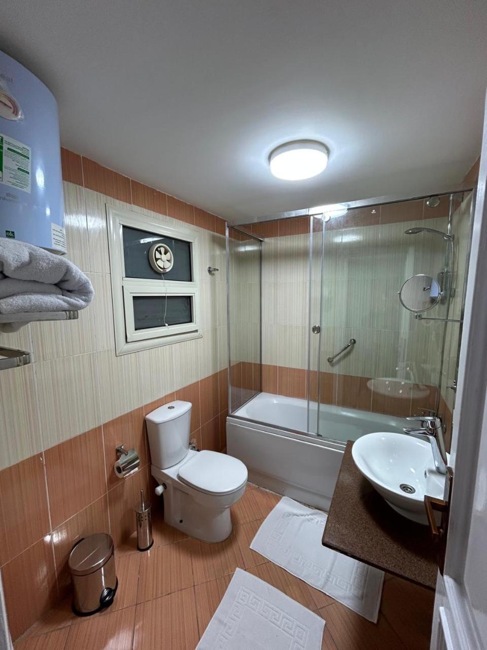 Skyline Luxury 5 Mins From Airport Appartement Caïro