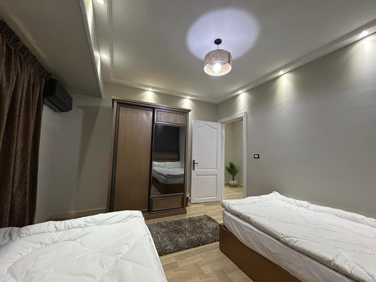 Skyline Luxury 5 Mins From Airport *