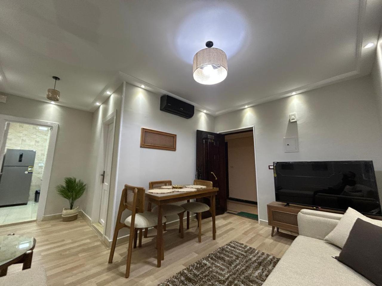 Skyline Luxury 5 Mins From Airport *