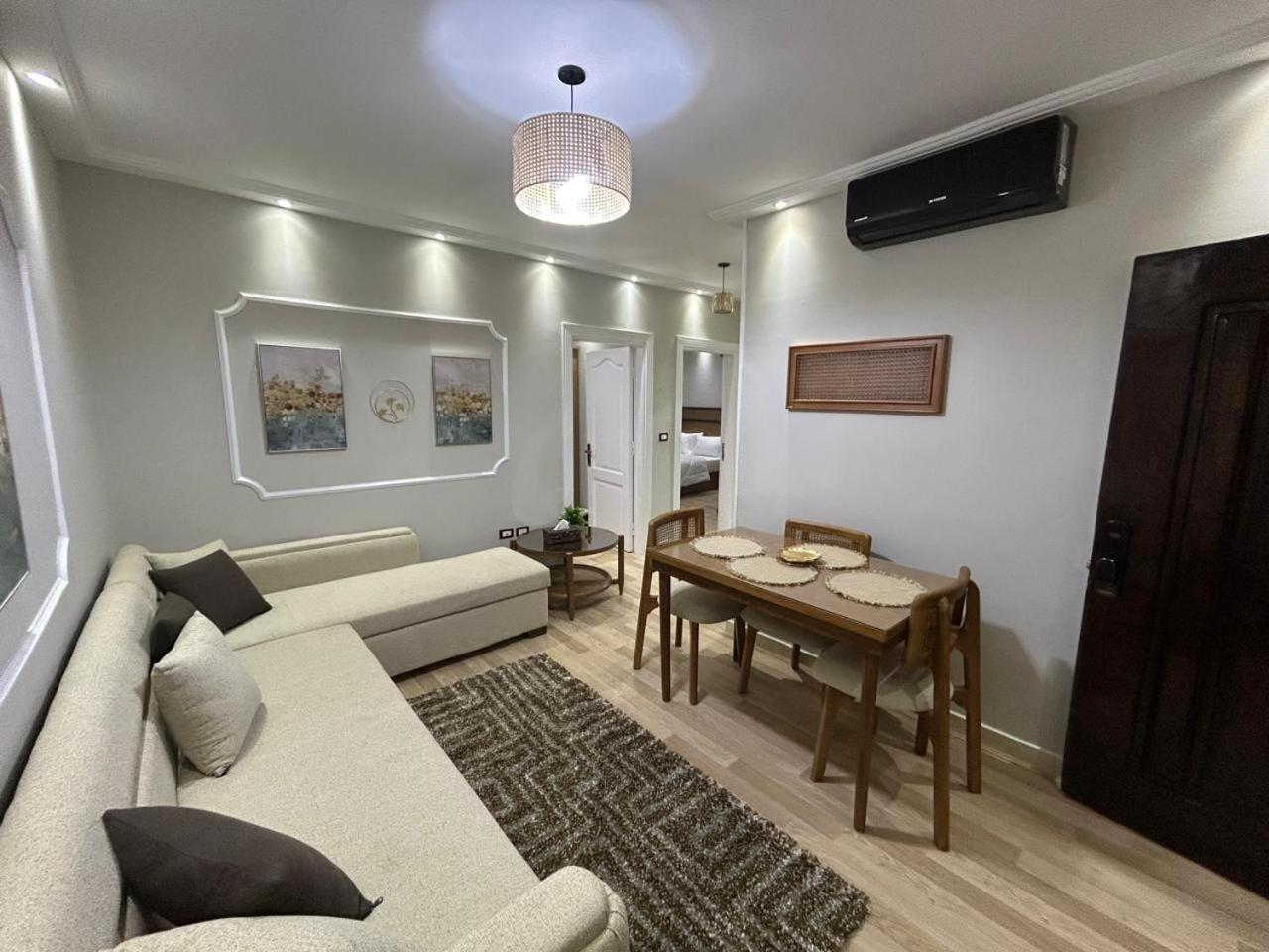 Skyline Luxury 5 Mins From Airport Apartment Cairo