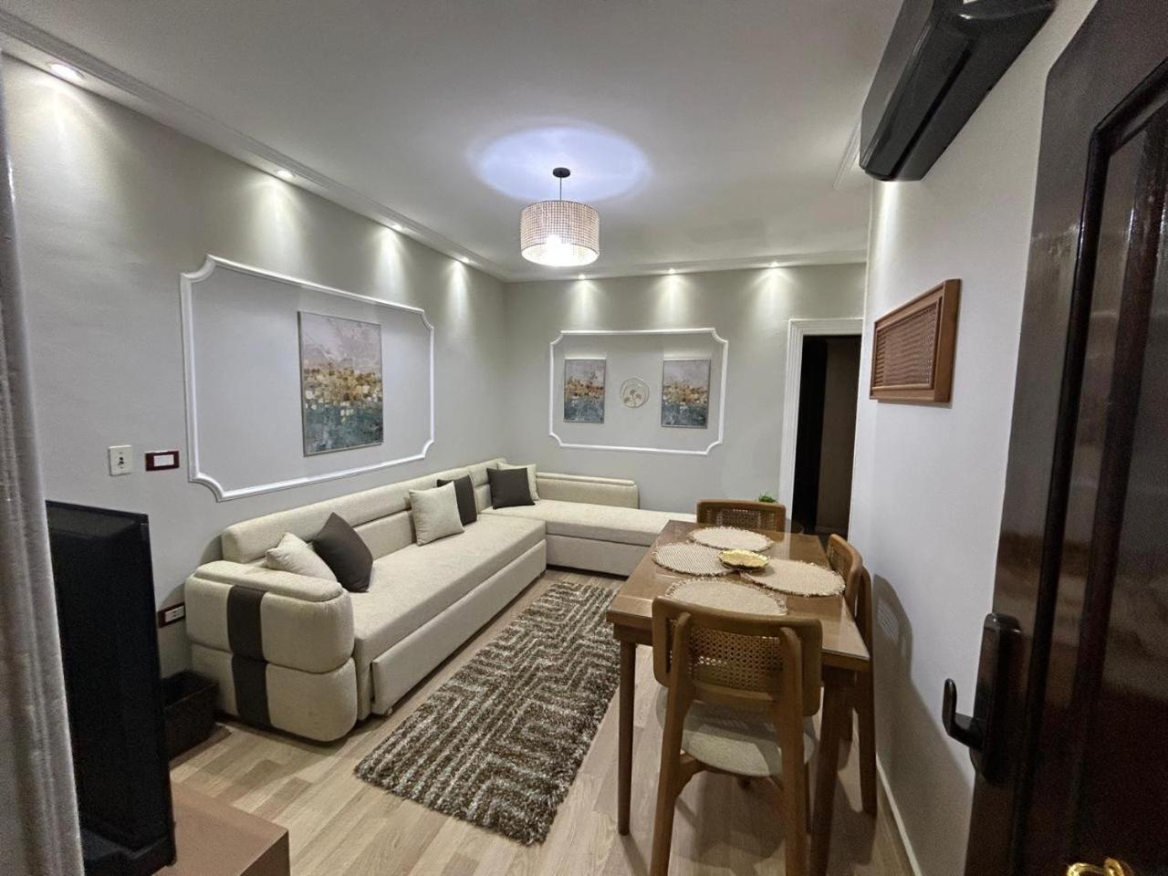 Skyline Luxury 5 Mins From Airport * Caïro