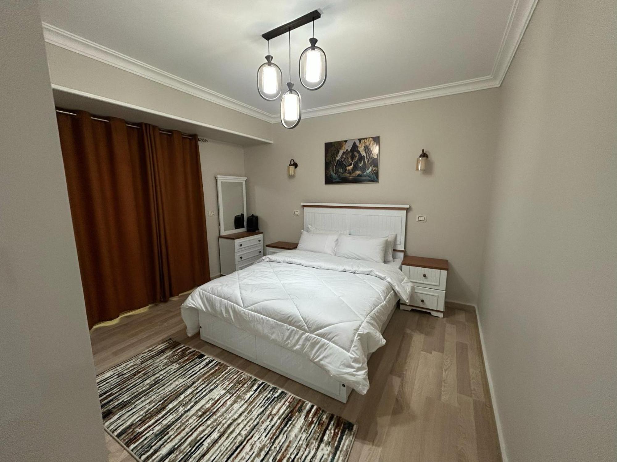 Skyline Luxury 5 Mins From Airport