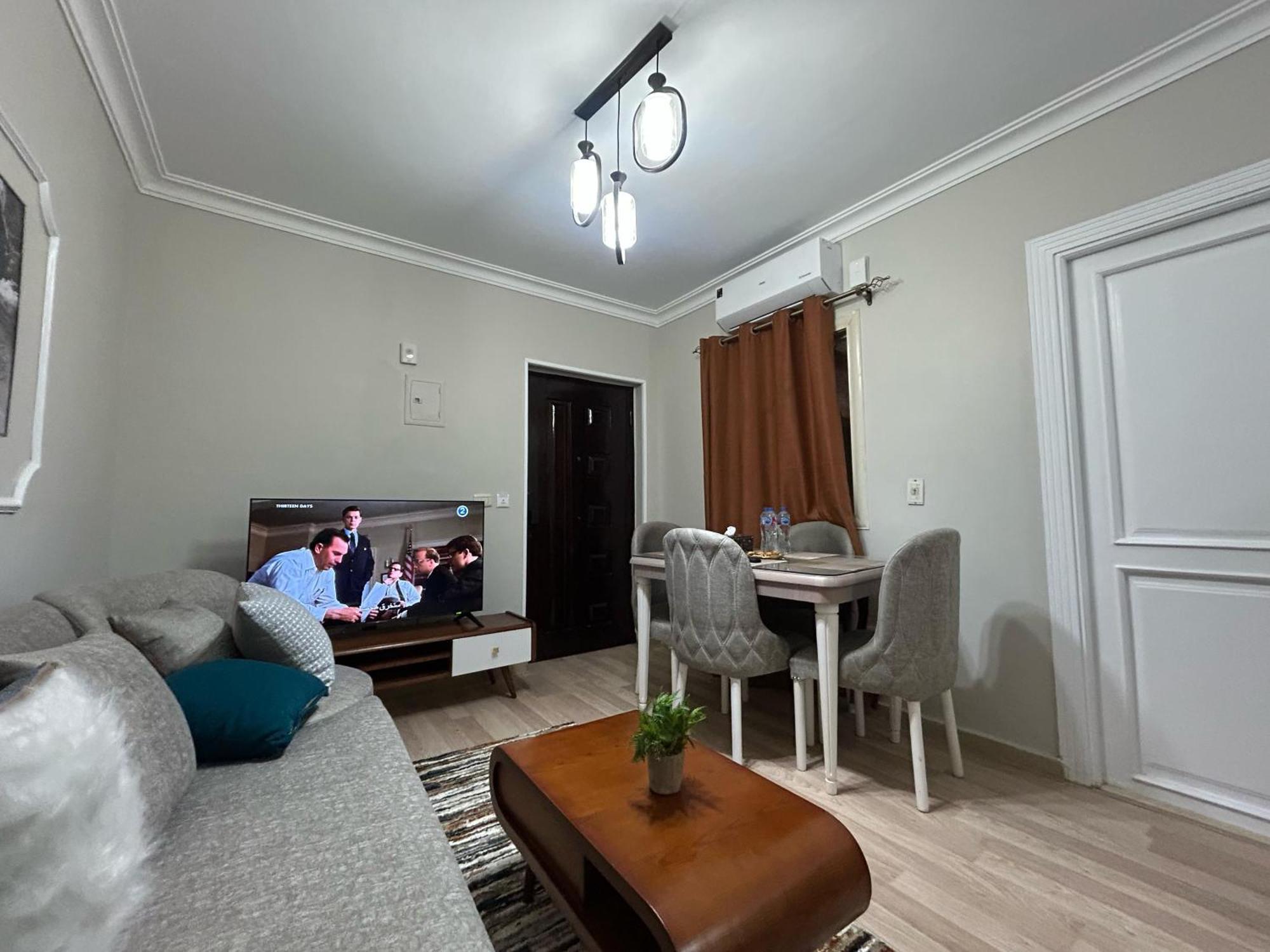 Skyline Luxury 5 Mins From Airport Appartement *