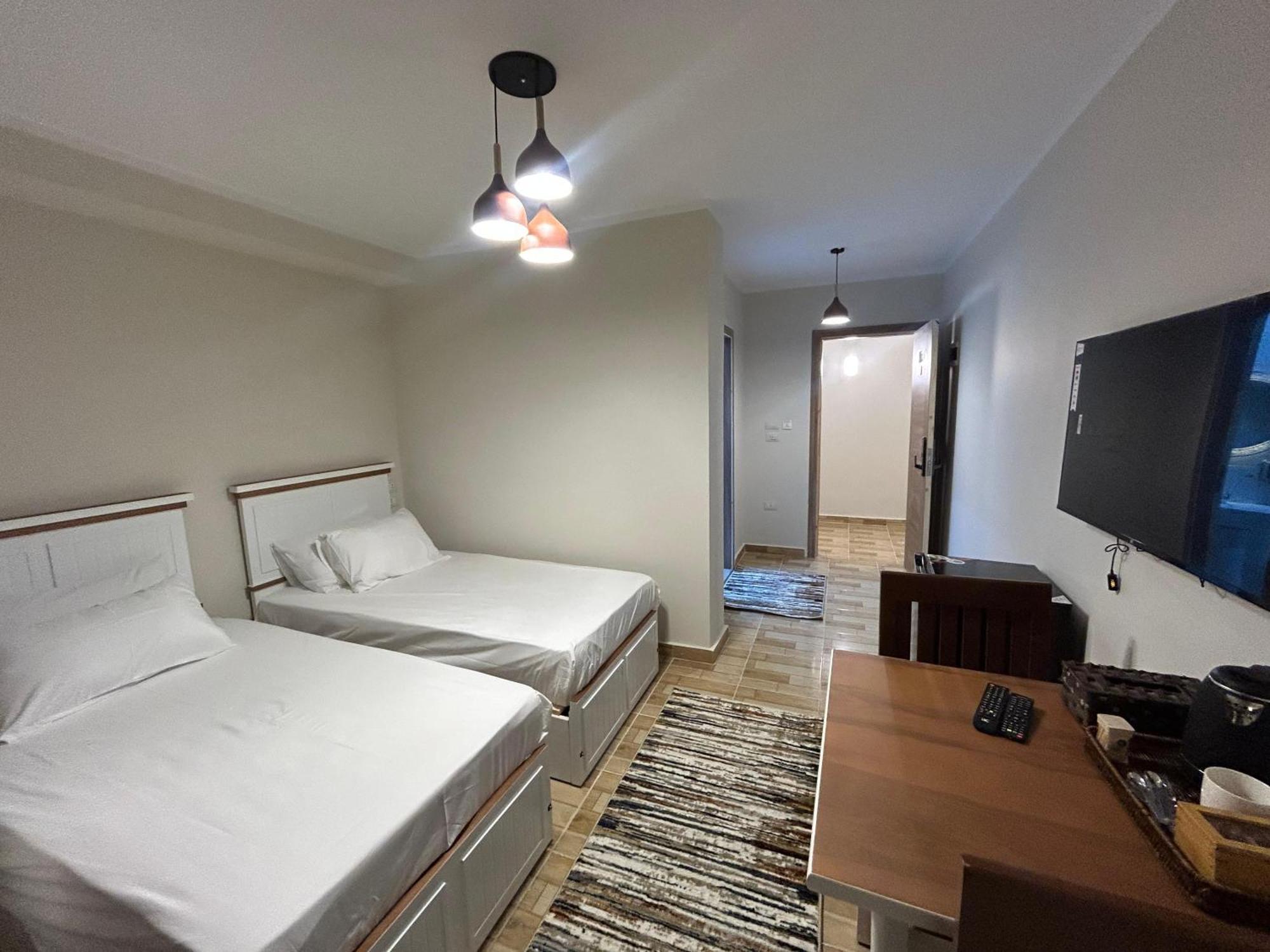 Skyline Luxury 5 Mins From Airport Appartement *