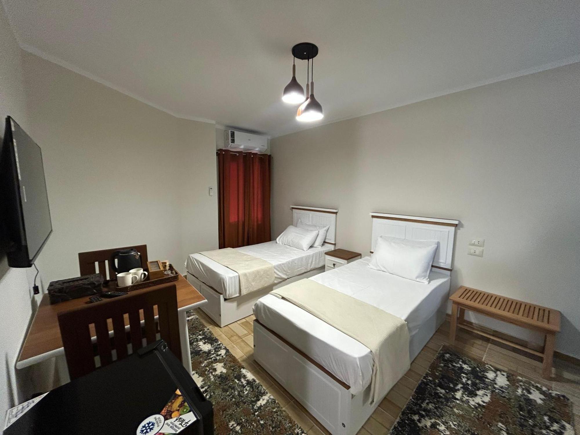 Apartment Skyline Luxury 5 Mins From Airport *